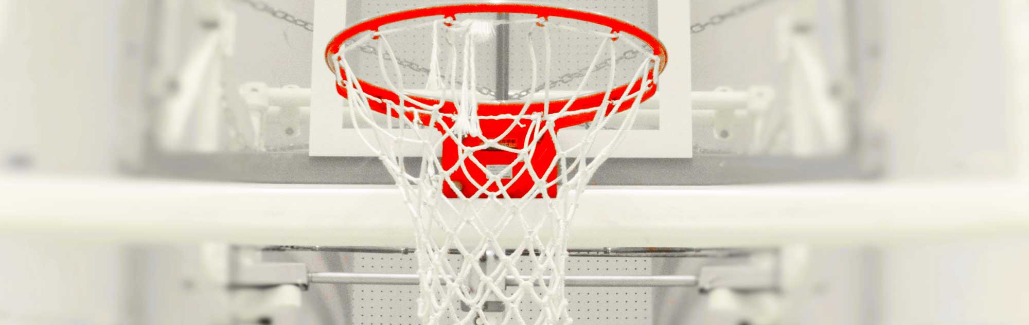 赤いバスケットゴール